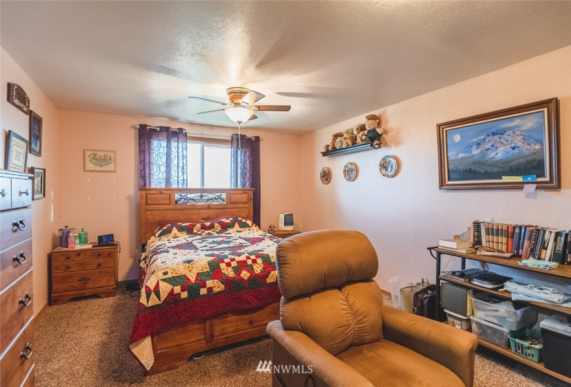 11654 1st Ave SE Royal, Othello, Washington 99344, 6 Bedrooms Bedrooms, ,1 BathroomBathrooms,Residential,For Sale,Munro's 1st Add to Royal O & M Site,1st Ave SE Royal,NWM1875463