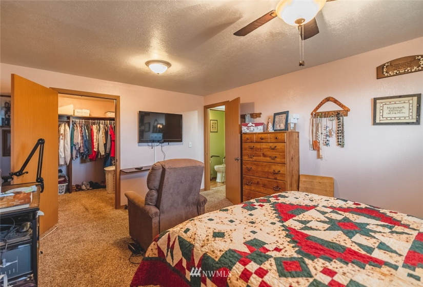 11654 1st Ave SE Royal, Othello, Washington 99344, 6 Bedrooms Bedrooms, ,1 BathroomBathrooms,Residential,For Sale,Munro's 1st Add to Royal O & M Site,1st Ave SE Royal,NWM1875463