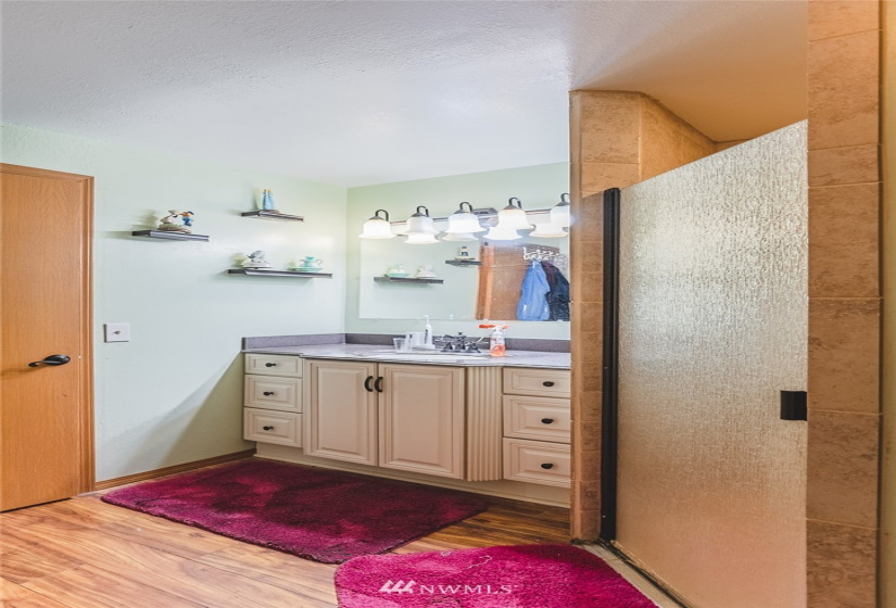 11654 1st Ave SE Royal, Othello, Washington 99344, 6 Bedrooms Bedrooms, ,1 BathroomBathrooms,Residential,For Sale,Munro's 1st Add to Royal O & M Site,1st Ave SE Royal,NWM1875463