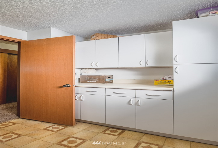 11654 1st Ave SE Royal, Othello, Washington 99344, 6 Bedrooms Bedrooms, ,1 BathroomBathrooms,Residential,For Sale,Munro's 1st Add to Royal O & M Site,1st Ave SE Royal,NWM1875463