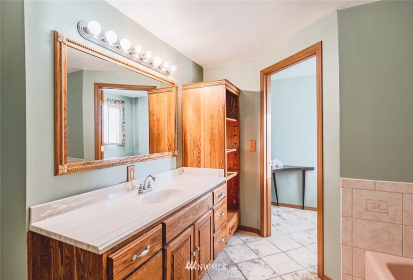 11654 1st Ave SE Royal, Othello, Washington 99344, 6 Bedrooms Bedrooms, ,1 BathroomBathrooms,Residential,For Sale,Munro's 1st Add to Royal O & M Site,1st Ave SE Royal,NWM1875463