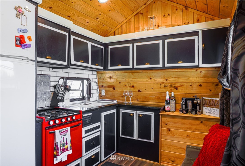 5920 200th, Lynnwood, Washington 98036, 1 Bedroom Bedrooms, ,1 BathroomBathrooms,Manufactured In Park,For Sale,200th,NWM1875251
