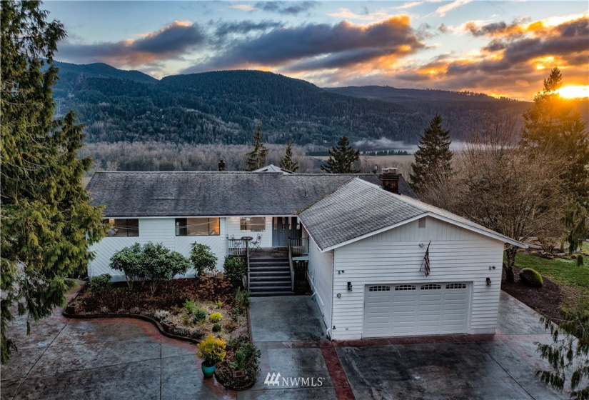 25302 153rd, Monroe, Washington 98272, 5 Bedrooms Bedrooms, ,4 BathroomsBathrooms,Residential,For Sale,153rd,NWM1874589