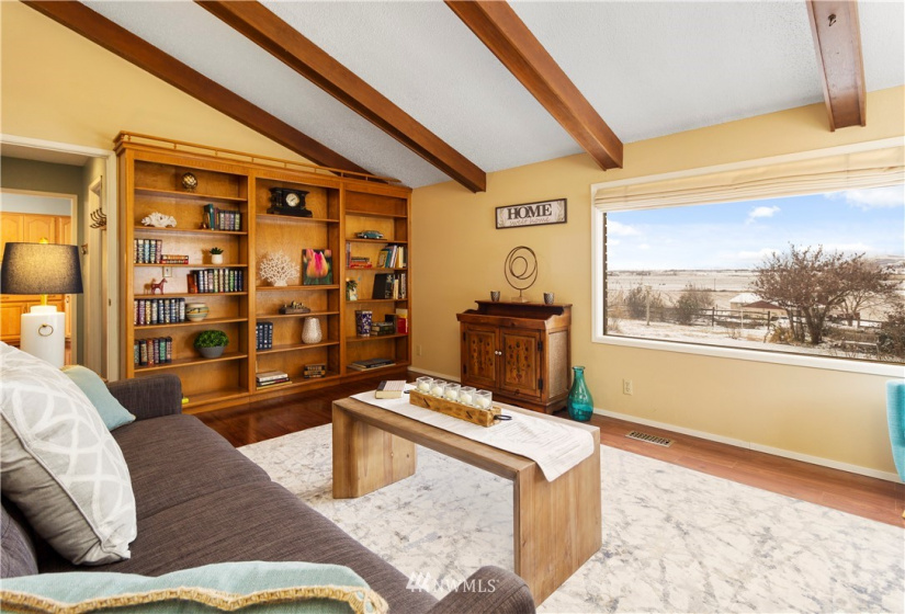1810 Waneta, Sunnyside, Washington 98944, 3 Bedrooms Bedrooms, ,2 BathroomsBathrooms,Residential,For Sale,Waneta,NWM1875612