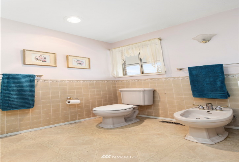 1810 Waneta, Sunnyside, Washington 98944, 3 Bedrooms Bedrooms, ,2 BathroomsBathrooms,Residential,For Sale,Waneta,NWM1875612