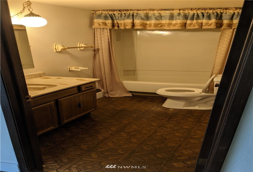 1526 143rd, Lynnwood, Washington 98037, 4 Bedrooms Bedrooms, ,3 BathroomsBathrooms,Residential Lease,For Rent,143rd,NWM1876095