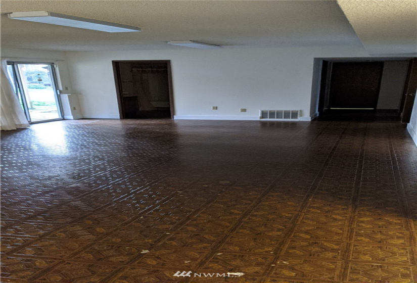 1526 143rd, Lynnwood, Washington 98037, 4 Bedrooms Bedrooms, ,3 BathroomsBathrooms,Residential Lease,For Rent,143rd,NWM1876095