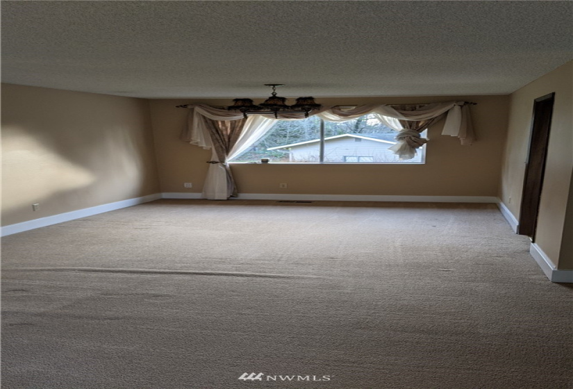 1526 143rd, Lynnwood, Washington 98037, 4 Bedrooms Bedrooms, ,3 BathroomsBathrooms,Residential Lease,For Rent,143rd,NWM1876095