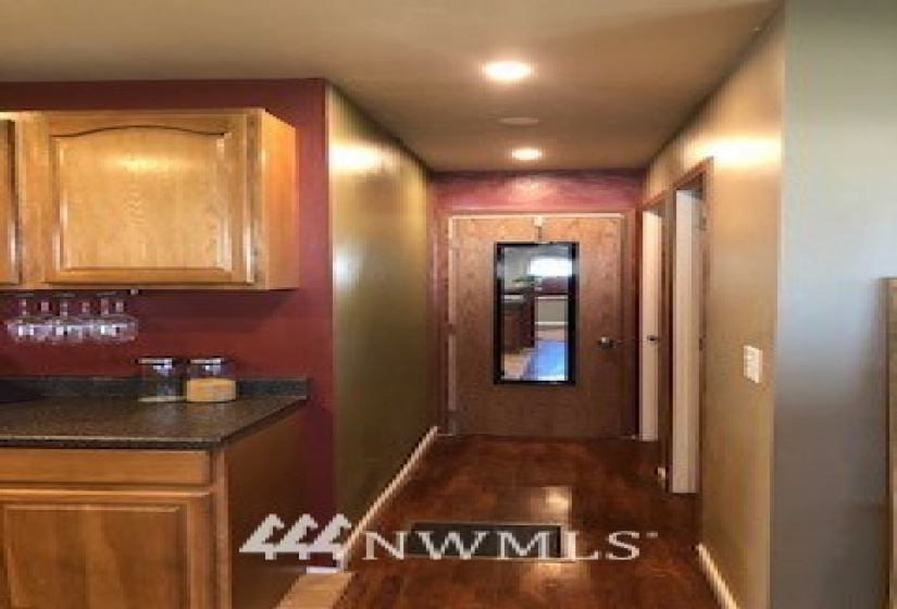903 Juniper, Moses Lake, Washington 98837, 4 Bedrooms Bedrooms, ,1 BathroomBathrooms,Residential,For Sale,Juniper,NWM1875837
