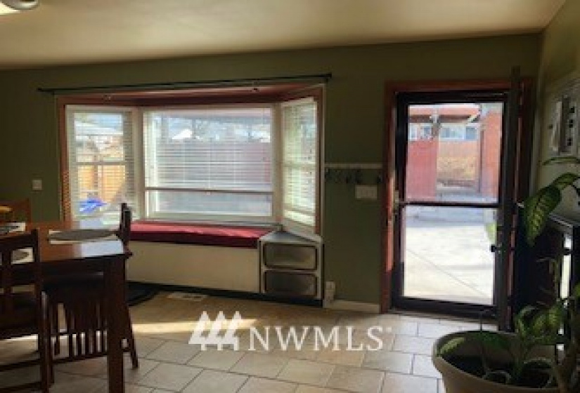 903 Juniper, Moses Lake, Washington 98837, 4 Bedrooms Bedrooms, ,1 BathroomBathrooms,Residential,For Sale,Juniper,NWM1875837