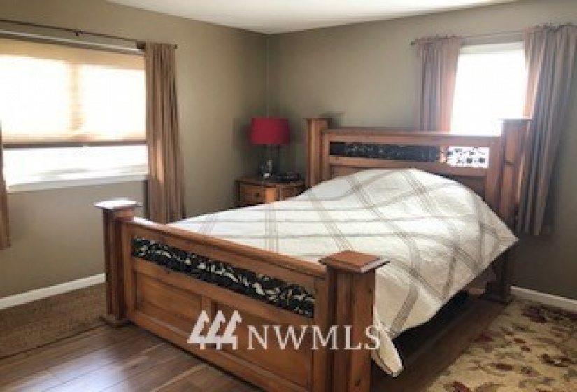 903 Juniper, Moses Lake, Washington 98837, 4 Bedrooms Bedrooms, ,1 BathroomBathrooms,Residential,For Sale,Juniper,NWM1875837