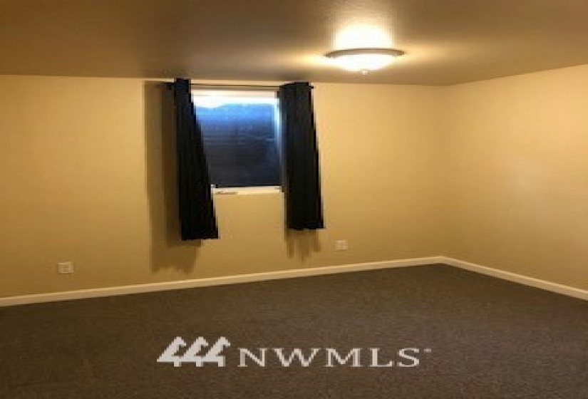 903 Juniper, Moses Lake, Washington 98837, 4 Bedrooms Bedrooms, ,1 BathroomBathrooms,Residential,For Sale,Juniper,NWM1875837