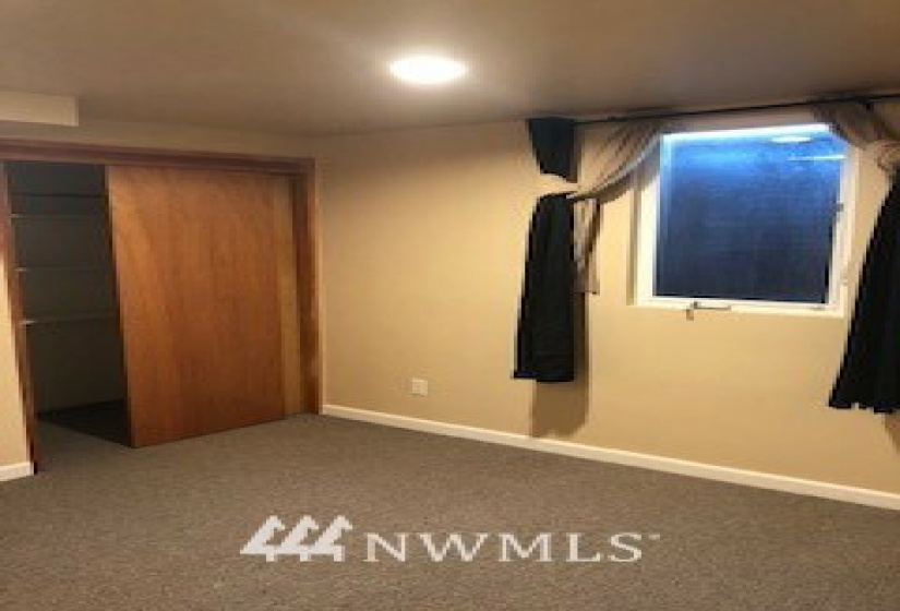 903 Juniper, Moses Lake, Washington 98837, 4 Bedrooms Bedrooms, ,1 BathroomBathrooms,Residential,For Sale,Juniper,NWM1875837