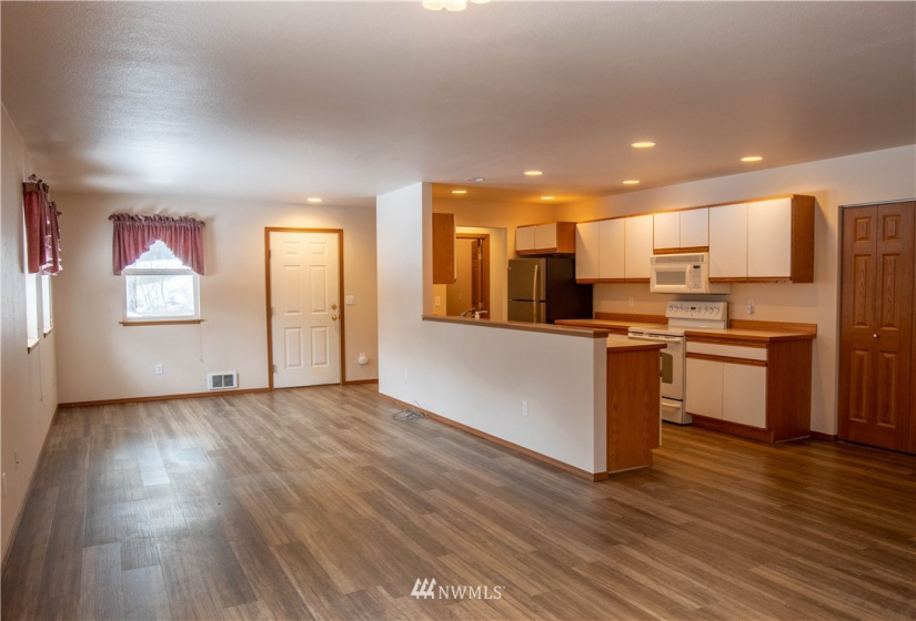 15410 Camp 12, Leavenworth, Washington 98826, 3 Bedrooms Bedrooms, ,1 BathroomBathrooms,Residential,For Sale,Camp 12,NWM1876121