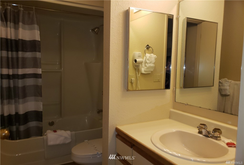 1 Lodge 606-F, Manson, Washington 98831, 2 Bedrooms Bedrooms, ,2 BathroomsBathrooms,Residential,For Sale,Lodge,Lodge 606-F,NWM1876169