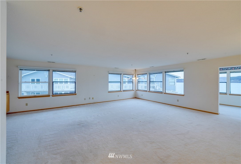 651 Bayshore, Oak Harbor, Washington 98277, 2 Bedrooms Bedrooms, ,2 BathroomsBathrooms,Residential,For Sale,Waterside Condo,Bayshore,NWM1873239