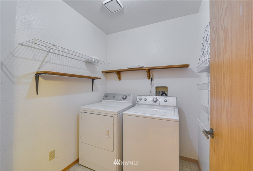 651 Bayshore, Oak Harbor, Washington 98277, 2 Bedrooms Bedrooms, ,2 BathroomsBathrooms,Residential,For Sale,Waterside Condo,Bayshore,NWM1873239