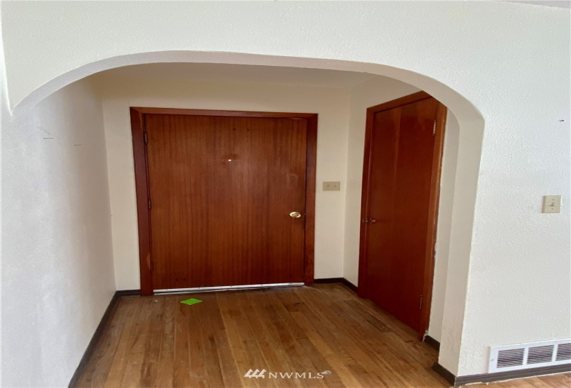 309 Dayton, Dayton, Washington 99328, 2 Bedrooms Bedrooms, ,Residential,For Sale,Dayton,NWM1876347