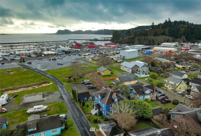 211 Pearl, Ilwaco, Washington 98624, 8 Bedrooms Bedrooms, ,5 BathroomsBathrooms,Residential,For Sale,Barnes Add 03 04 E60',Pearl,NWM1874672