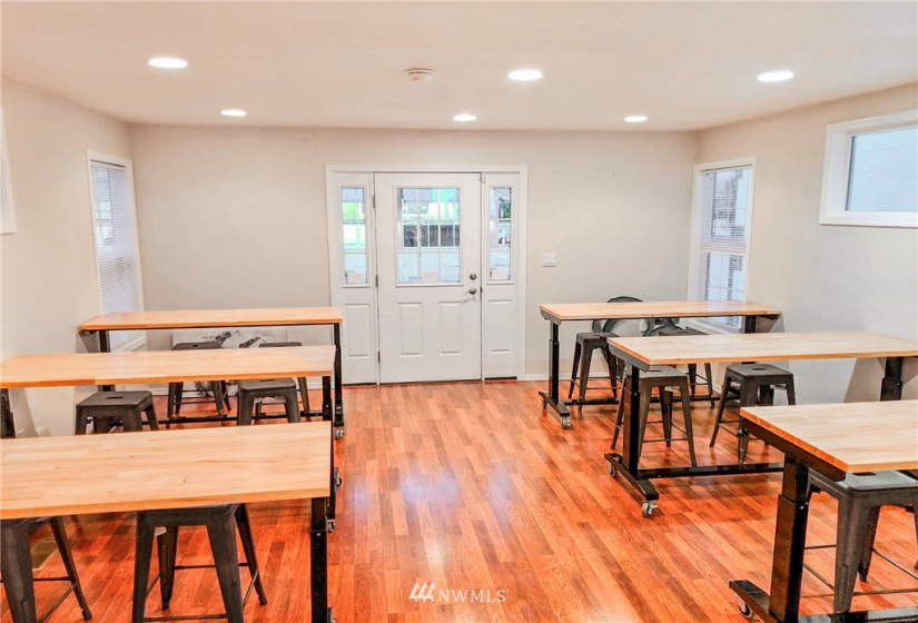 2212 Broadway, Everett, Washington 98201, ,Commercial Sale,For Sale,Broadway,NWM1876319