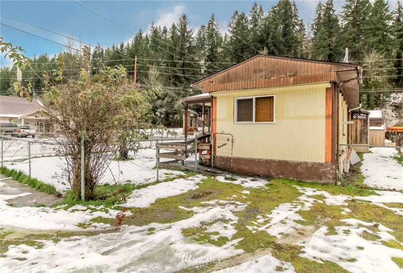 436 Long, Wilkeson, Washington 98396, 2 Bedrooms Bedrooms, ,1 BathroomBathrooms,Residential,For Sale,Long,NWM1876578