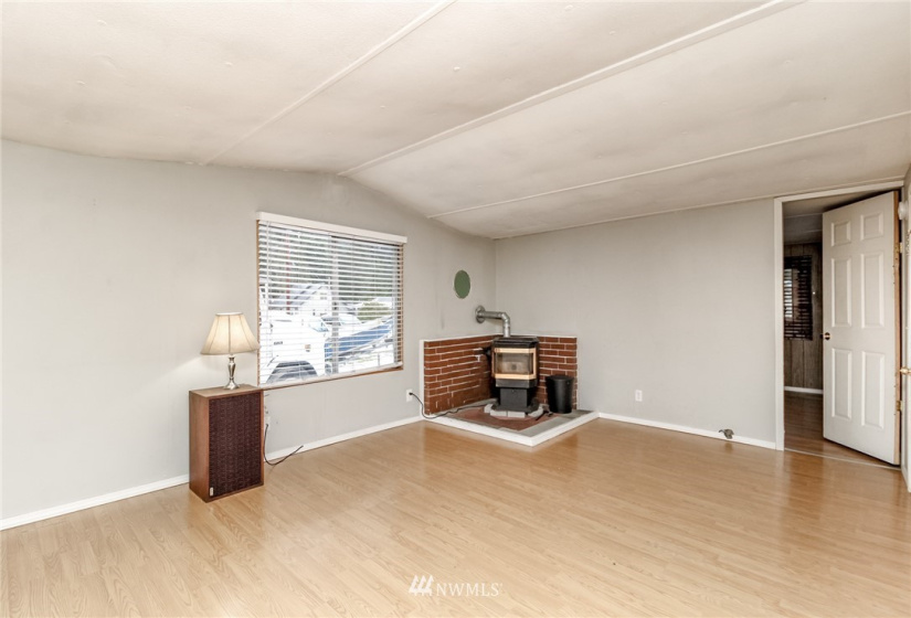 436 Long, Wilkeson, Washington 98396, 2 Bedrooms Bedrooms, ,1 BathroomBathrooms,Residential,For Sale,Long,NWM1876578