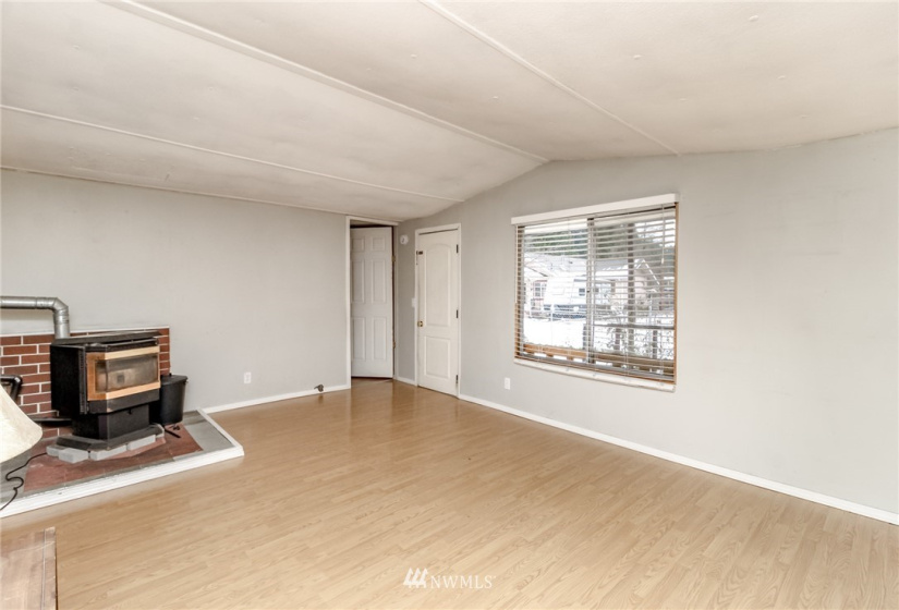 436 Long, Wilkeson, Washington 98396, 2 Bedrooms Bedrooms, ,1 BathroomBathrooms,Residential,For Sale,Long,NWM1876578