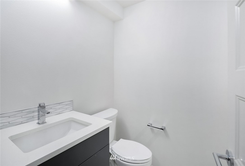 3215 Fuhrman, Seattle, Washington 98102, 4 Bedrooms Bedrooms, ,Residential,For Sale,Fuhrman,NWM1874938