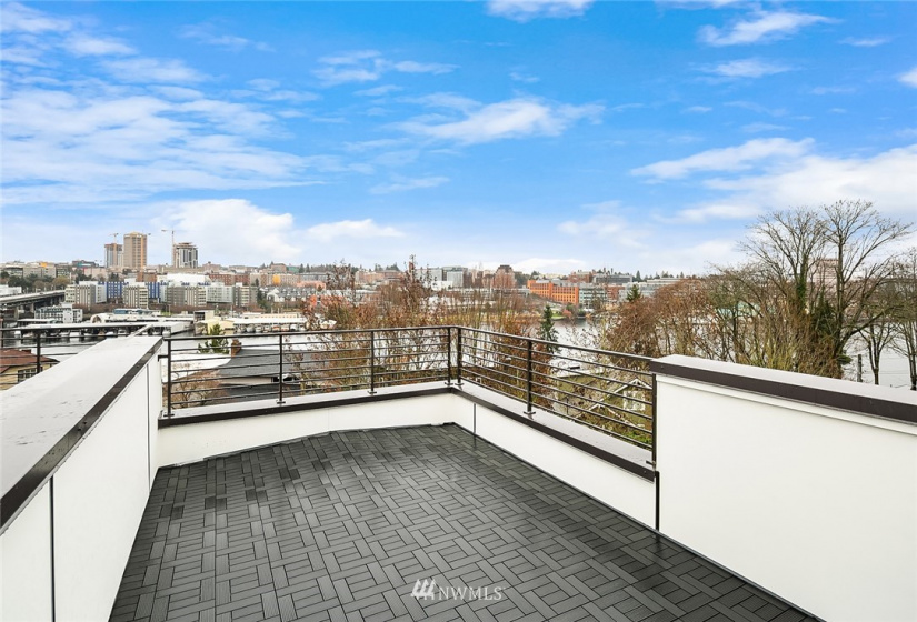 3215 Fuhrman, Seattle, Washington 98102, 4 Bedrooms Bedrooms, ,Residential,For Sale,Fuhrman,NWM1874938