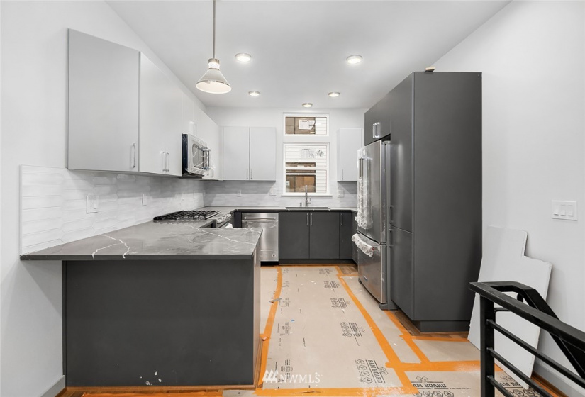 3215 Fuhrman, Seattle, Washington 98102, 4 Bedrooms Bedrooms, ,Residential,For Sale,Fuhrman,NWM1874938