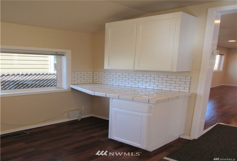 2212 Broadway, Everett, Washington 98201, 1 Bedroom Bedrooms, ,Residential,For Sale,Broadway,NWM1876674