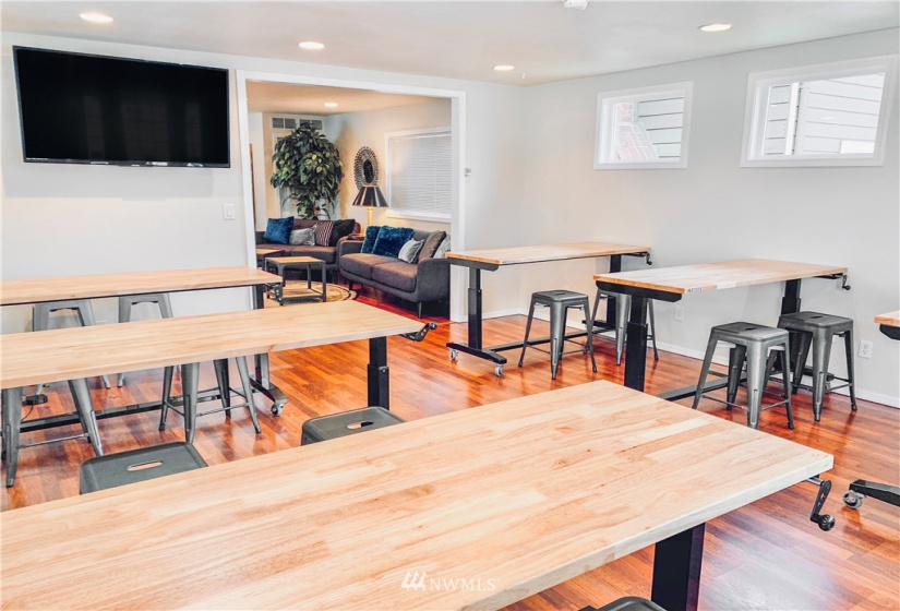 2212 Broadway, Everett, Washington 98201, 1 Bedroom Bedrooms, ,Residential,For Sale,Broadway,NWM1876674