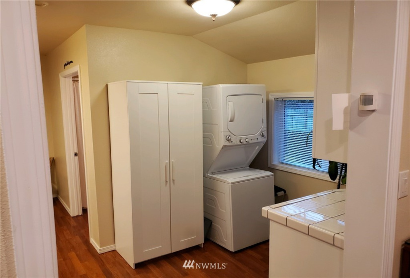2212 Broadway, Everett, Washington 98201, 1 Bedroom Bedrooms, ,Residential,For Sale,Broadway,NWM1876674