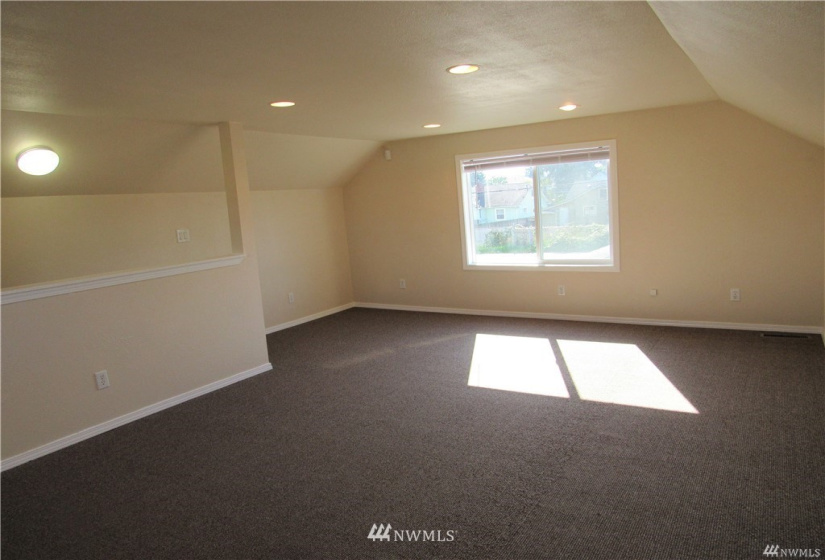 2212 Broadway, Everett, Washington 98201, 1 Bedroom Bedrooms, ,Residential,For Sale,Broadway,NWM1876674