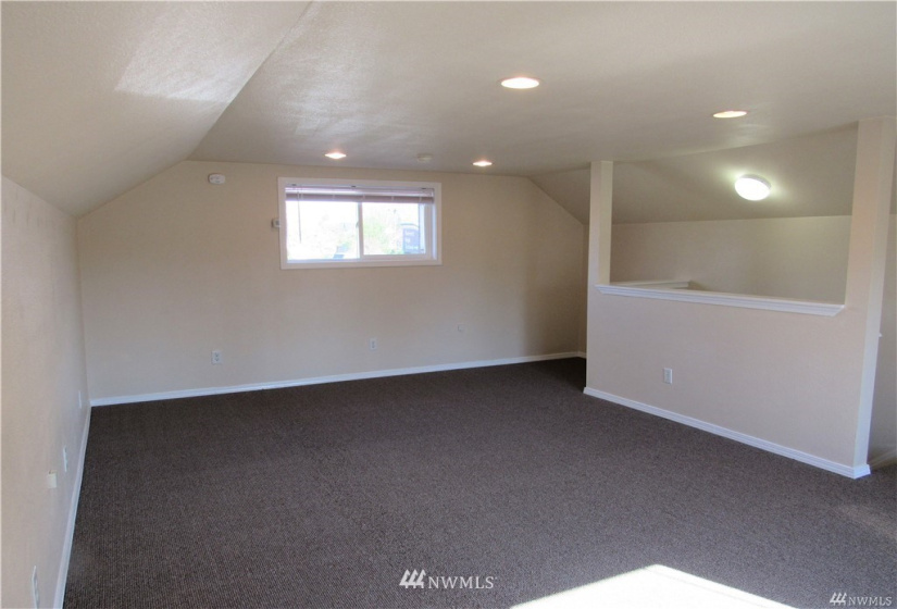 2212 Broadway, Everett, Washington 98201, 1 Bedroom Bedrooms, ,Residential,For Sale,Broadway,NWM1876674