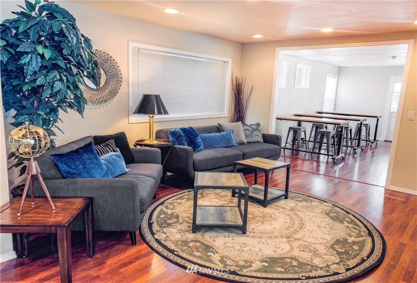 2212 Broadway, Everett, Washington 98201, 1 Bedroom Bedrooms, ,Residential,For Sale,Broadway,NWM1876674