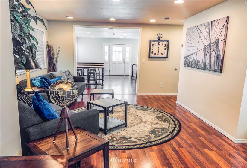 2212 Broadway, Everett, Washington 98201, 1 Bedroom Bedrooms, ,Residential,For Sale,Broadway,NWM1876674