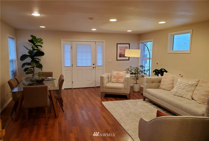 2212 Broadway, Everett, Washington 98201, 1 Bedroom Bedrooms, ,Residential,For Sale,Broadway,NWM1876674