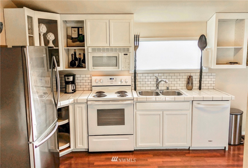 2212 Broadway, Everett, Washington 98201, 1 Bedroom Bedrooms, ,Residential,For Sale,Broadway,NWM1876674