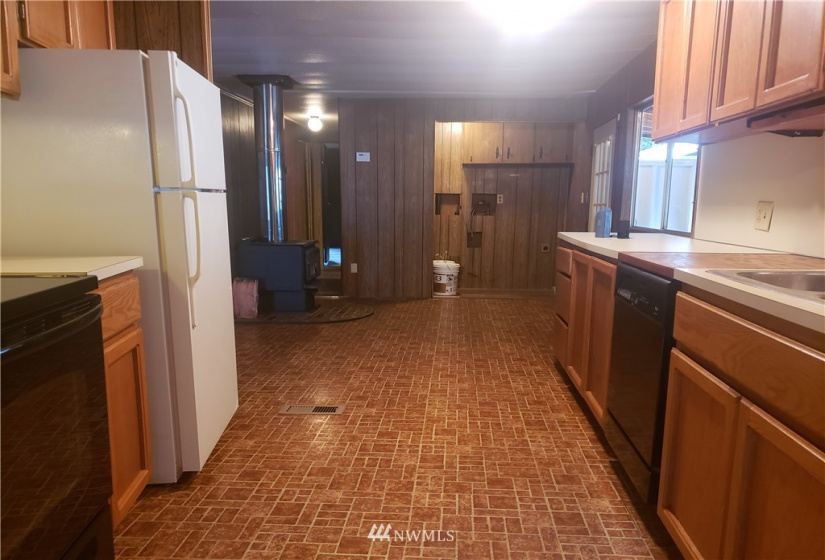 6905 201st, Spanaway, Washington 98387, 2 Bedrooms Bedrooms, ,1 BathroomBathrooms,Residential,For Sale,Fir Meadows,201st,NWM1876658