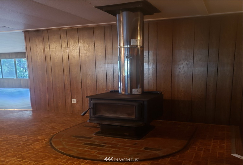 6905 201st, Spanaway, Washington 98387, 2 Bedrooms Bedrooms, ,1 BathroomBathrooms,Residential,For Sale,Fir Meadows,201st,NWM1876658