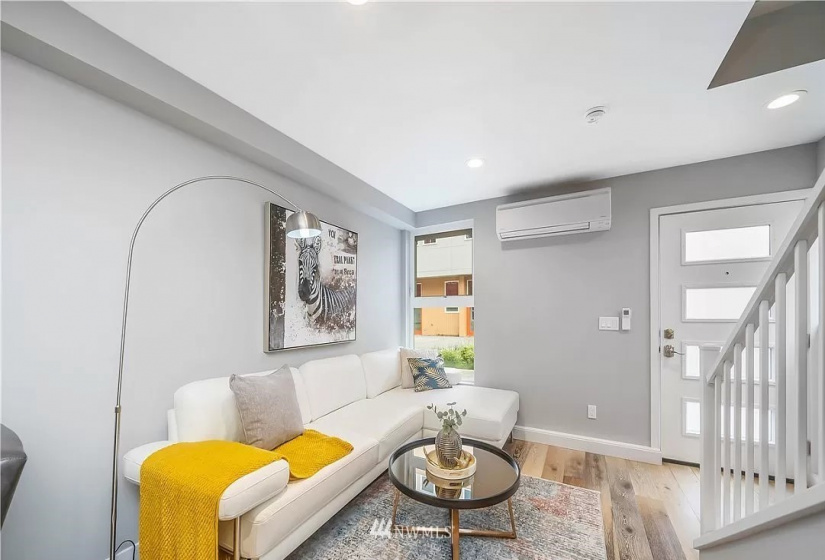 417 Martin Luther King JR Wy S, Seattle, Washington 98144, 2 Bedrooms Bedrooms, ,Residential Lease,For Rent,Martin Luther King JR Wy S,NWM1876745