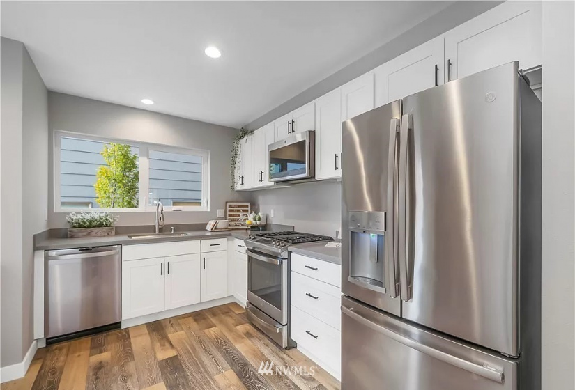 417 Martin Luther King JR Wy S, Seattle, Washington 98144, 2 Bedrooms Bedrooms, ,Residential Lease,For Rent,Martin Luther King JR Wy S,NWM1876745