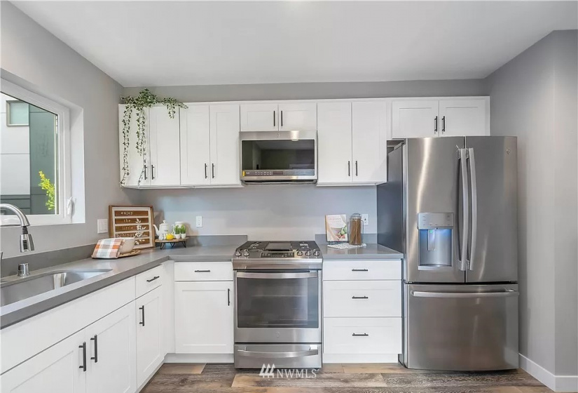 417 Martin Luther King JR Wy S, Seattle, Washington 98144, 2 Bedrooms Bedrooms, ,Residential Lease,For Rent,Martin Luther King JR Wy S,NWM1876745