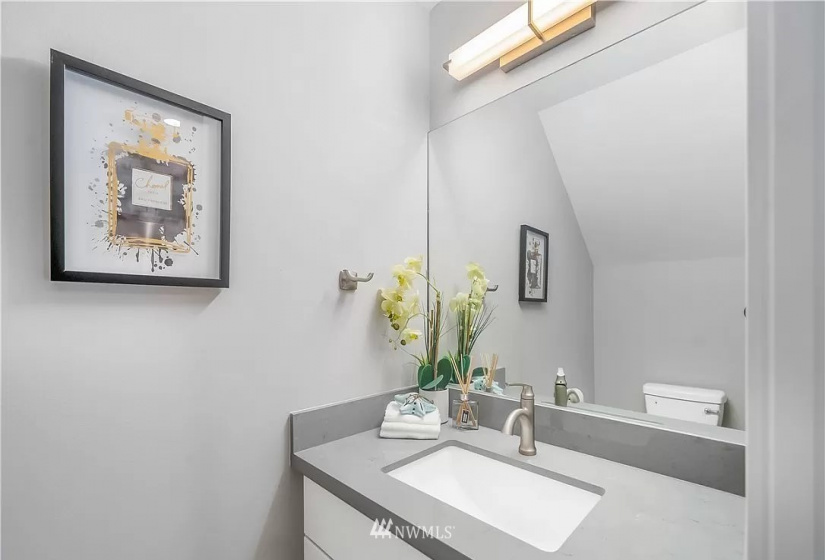 417 Martin Luther King JR Wy S, Seattle, Washington 98144, 2 Bedrooms Bedrooms, ,Residential Lease,For Rent,Martin Luther King JR Wy S,NWM1876745