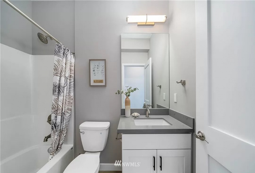 417 Martin Luther King JR Wy S, Seattle, Washington 98144, 2 Bedrooms Bedrooms, ,Residential Lease,For Rent,Martin Luther King JR Wy S,NWM1876745