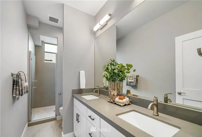 417 Martin Luther King JR Wy S, Seattle, Washington 98144, 2 Bedrooms Bedrooms, ,Residential Lease,For Rent,Martin Luther King JR Wy S,NWM1876745