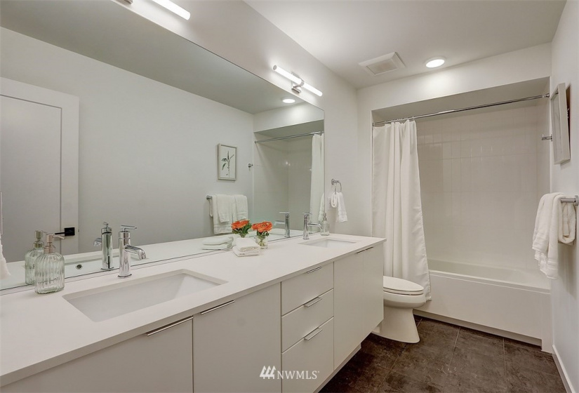 1518 A 5th, Seattle, Washington 98109, 3 Bedrooms Bedrooms, ,2 BathroomsBathrooms,Residential,For Sale,5th,NWM1876772