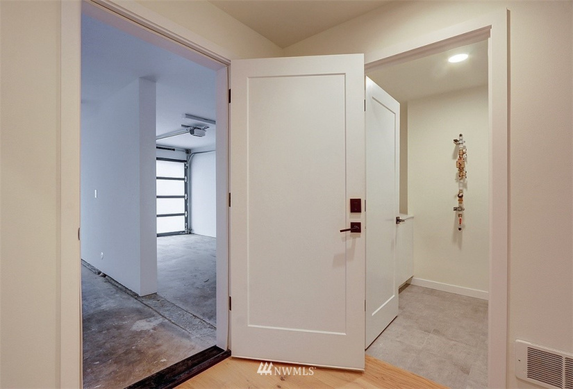 1518 A 5th, Seattle, Washington 98109, 3 Bedrooms Bedrooms, ,2 BathroomsBathrooms,Residential,For Sale,5th,NWM1876772