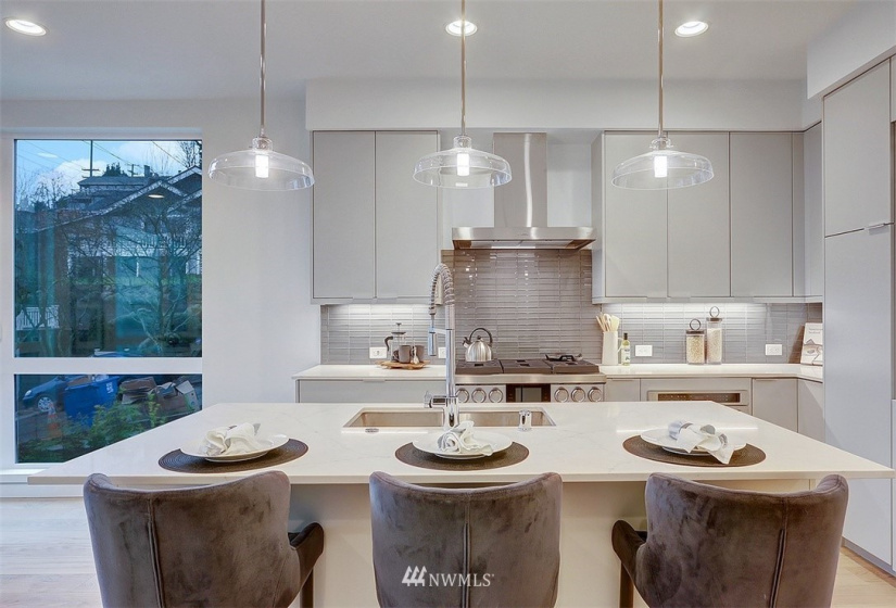 1518 A 5th, Seattle, Washington 98109, 3 Bedrooms Bedrooms, ,2 BathroomsBathrooms,Residential,For Sale,5th,NWM1876772